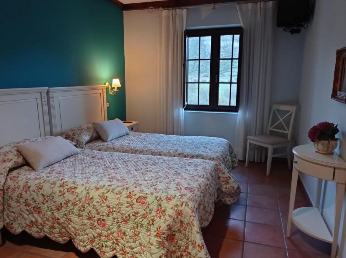 El Cuartel De Lugueros Hotel Exterior photo